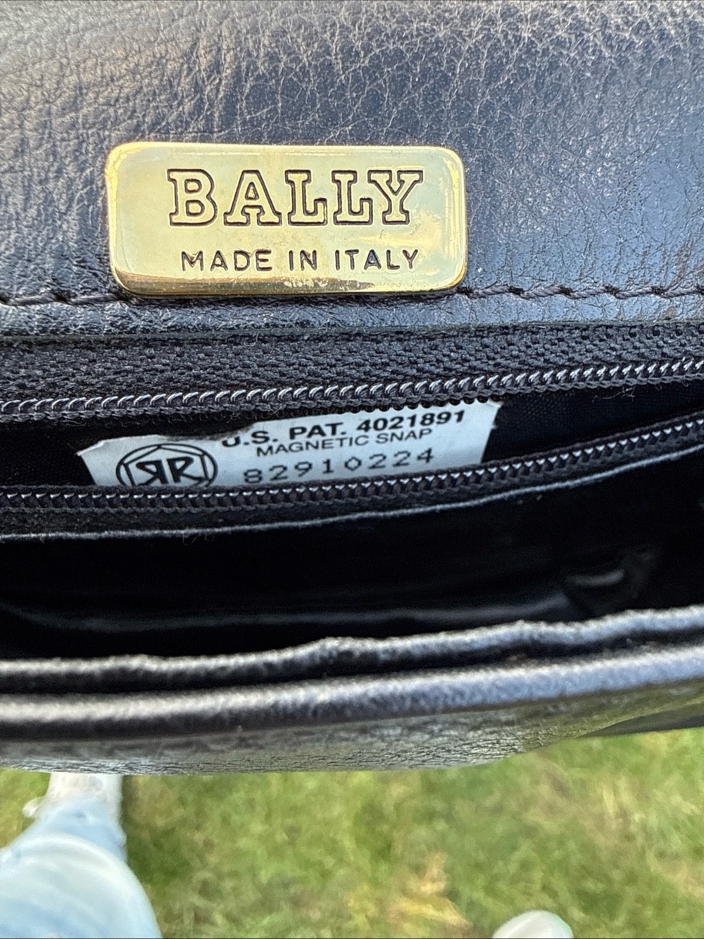Vtg Bally Woven Leather Shoulder Bag in black- Classic Women's Handbag - Picture 8 of 16